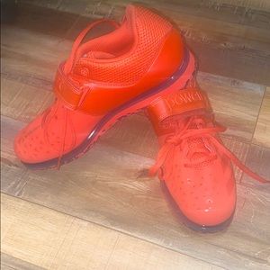 Red powerlifting shoes